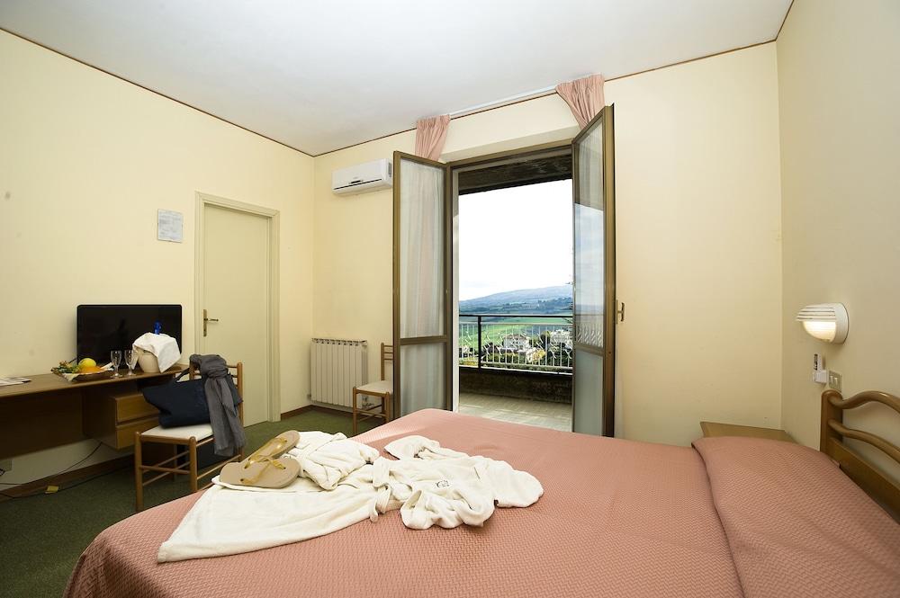 Hotel Villa Ricci & Benessere Chianciano Terme Buitenkant foto